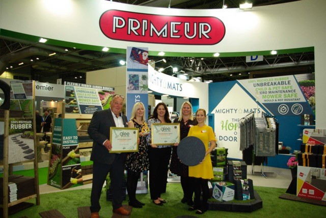 new product winners on stand